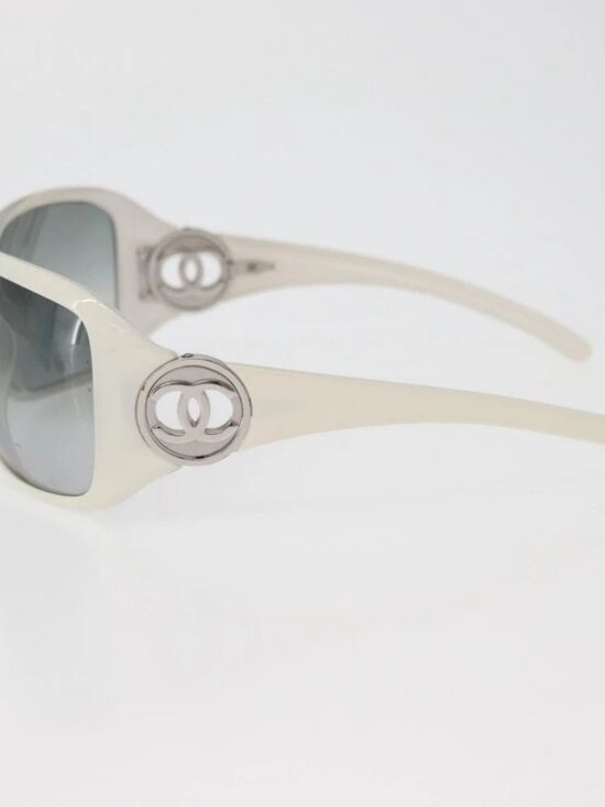 CHANEL Sunglasses plastic White CC Auth 162589